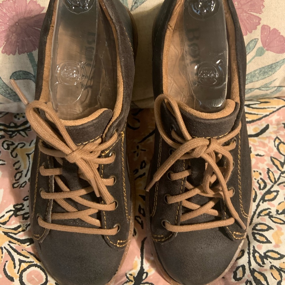 Born Trevan size 8